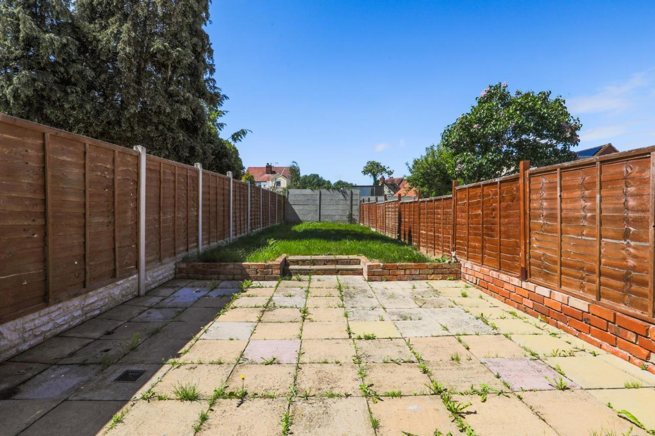 Nuneaton - Ideal 3 Bedroom, Wi-Fi Parking, Sleeps 6 - Jrr Stays Exterior foto